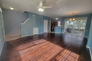 10934 Black Swan Ct, Seffner, FL 33584 - Photo 4