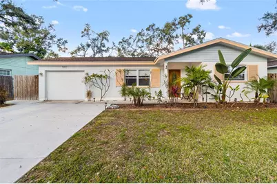 9717 54th Avenue N, Saint Petersburg, FL 33708 - Photo 2