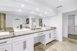 145 Bay Point Dr NE, Saint Petersburg, FL 33704 - Photo 32