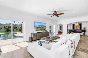 145 Bay Point Dr NE, Saint Petersburg, FL 33704 - Photo 16