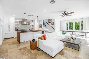 145 Bay Point Dr NE, Saint Petersburg, FL 33704 - Photo 14