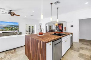 145 Bay Point Dr NE, Saint Petersburg, FL 33704 - Photo 22