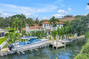 145 Bay Point Dr NE, Saint Petersburg, FL 33704 - Photo 1