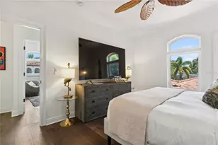 145 Bay Point Dr NE, Saint Petersburg, FL 33704 - Photo 46