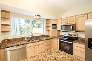 3103 Taragrove Dr, Tampa, FL 33618 - Photo 6