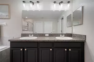 8229 Faire Frost Ln, Land O Lakes, FL 34637 - Photo 28