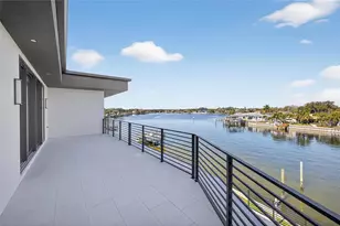 1075 31st Terrace NE, Saint Petersburg, FL 33704 - Photo 16