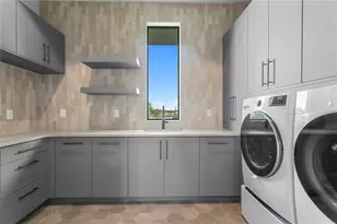 1075 31st Terrace NE, Saint Petersburg, FL 33704 - Photo 22