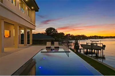 1075 31st Terrace NE, Saint Petersburg, FL 33704 - Photo 2