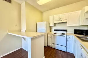 10110 Winsford Oak Blvd, Tampa, FL 33624 - Photo 6