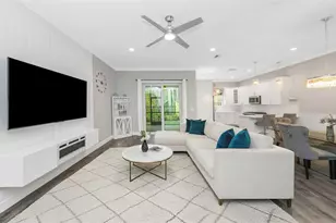 754 Grand Cypress Ln, Tarpon Springs, FL 34689 - Photo 2