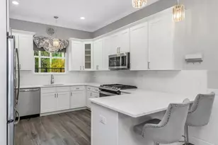 754 Grand Cypress Ln, Tarpon Springs, FL 34689 - Photo 12