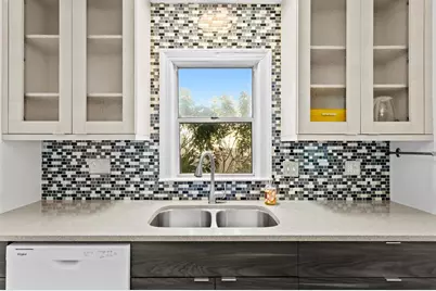 1645 15th Street N, Saint Petersburg, FL 33704 - Photo 14