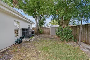 8407 Granite Pl, Tampa, FL 33615 - Photo 40