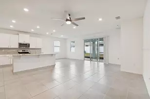 7139 Steer Blade Dr, Zephyrhills, FL 33541 - Photo 14