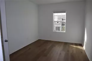 3346 Lapis Lk Dr, Zephyrhills, FL 33541 - Photo 16