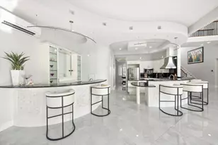 42 Midway Island, Clearwater Beach, FL 33767 - Photo 12