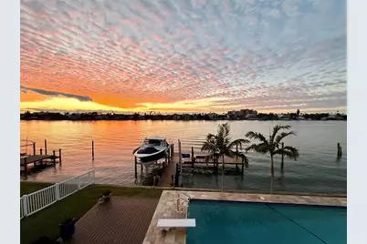 812 Island Way, Clearwater Beach, FL 33767 - Photo 50