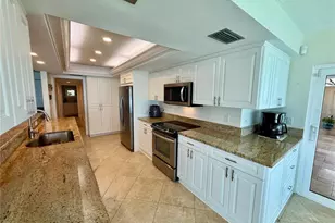 812 Island Way, Clearwater Beach, FL 33767 - Photo 32