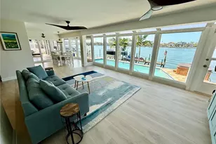 812 Island Way, Clearwater Beach, FL 33767 - Photo 38