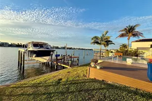 812 Island Way, Clearwater Beach, FL 33767 - Photo 44