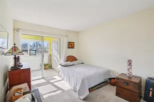 209 NE Lincoln Circle N, Saint Petersburg, FL 33702 - Photo 18