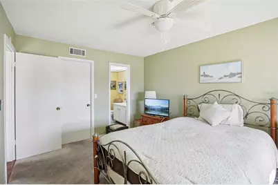209 NE Lincoln Circle N #309, Saint Petersburg, FL 33702 - Photo 16