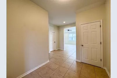 10663 Pictorial Park Drive, Tampa, FL 33647 - Photo 8