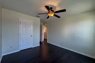 10663 Pictorial Park Dr, Tampa, FL 33647 - Photo 32