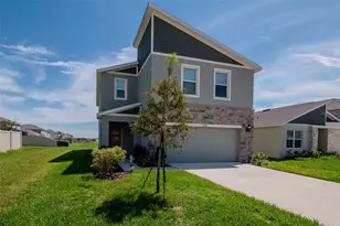 9744 Crescent Ray Dr, Wesley Chapel, FL 33545 - Photo 2