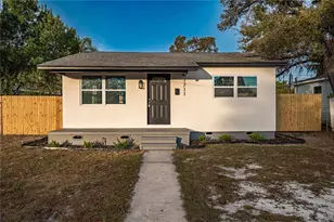 1711 41st St S, Saint Petersburg, FL 33711 - Photo 4