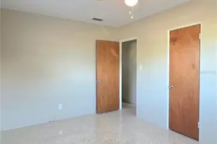 1018 60th Ave N, Saint Petersburg, FL 33703 - Photo 14