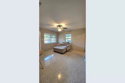1018 60th Avenue N, Saint Petersburg, FL 33703 - Photo 6