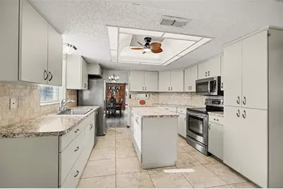 8970 Lismore Court, Weeki Wachee, FL 34613 - Photo 10