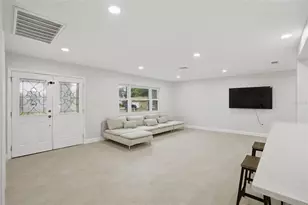 11491 60th Ln N, Pinellas Park, FL 33782 - Photo 10