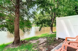 4907 White Sanderling Ct, Tampa, FL 33619 - Photo 2