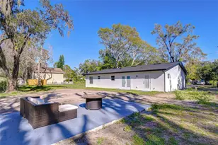 909 Lake Charles Cir, Lutz, FL 33548 - Photo 32