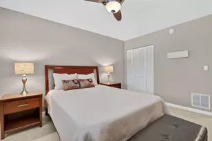 12100 Capri Cir S, Treasure Island, FL 33706 - Photo 12