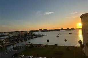 4550 Cove Cir, Saint Petersburg, FL 33708 - Photo 18