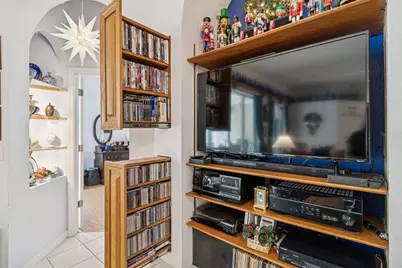 928 Oakview Road, Tarpon Springs, FL 34689 - Photo 38