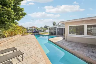 5467 Bayou Grande Blvd NE, Saint Petersburg, FL 33703 - Photo 4