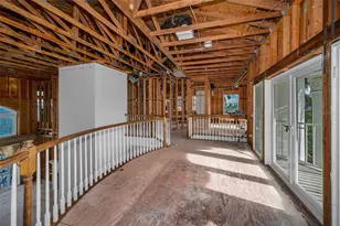 391 1st St W, Saint Petersburg, FL 33715 - Photo 22