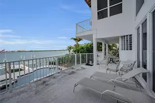 391 1st St W, Saint Petersburg, FL 33715 - Photo 16