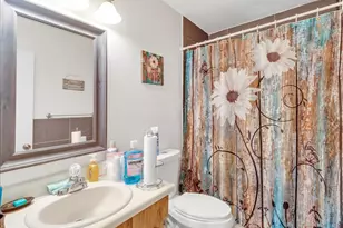 7128 Waterside Dr, Tampa, FL 33617 - Photo 14