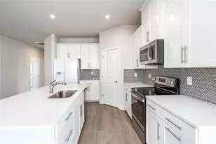 10179 Gliding Eagle Wy, Land O Lakes, FL 34638 - Photo 6