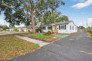 423 61st Ave NE, Saint Petersburg, FL 33703 - Photo 6