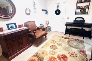 37252 Hilltop Dr, Zephyrhills, FL 33541 - Photo 22