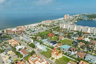 136 175th Ave E, Redington Shores, FL 33708 - Photo 42