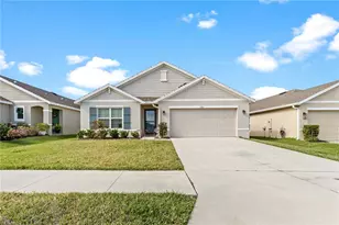 7721 Sail Clover Ln, Zephyrhills, FL 33540 - Photo 1