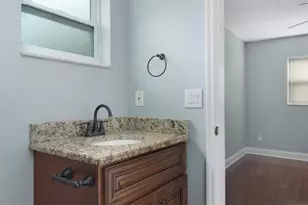 727 14th St S, Saint Petersburg, FL 33705 - Photo 18